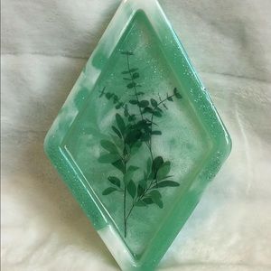 Rhombus/diamond shaped resin tray with leaf stickers encased